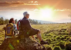 1_senior_wandern_151661894.jpg